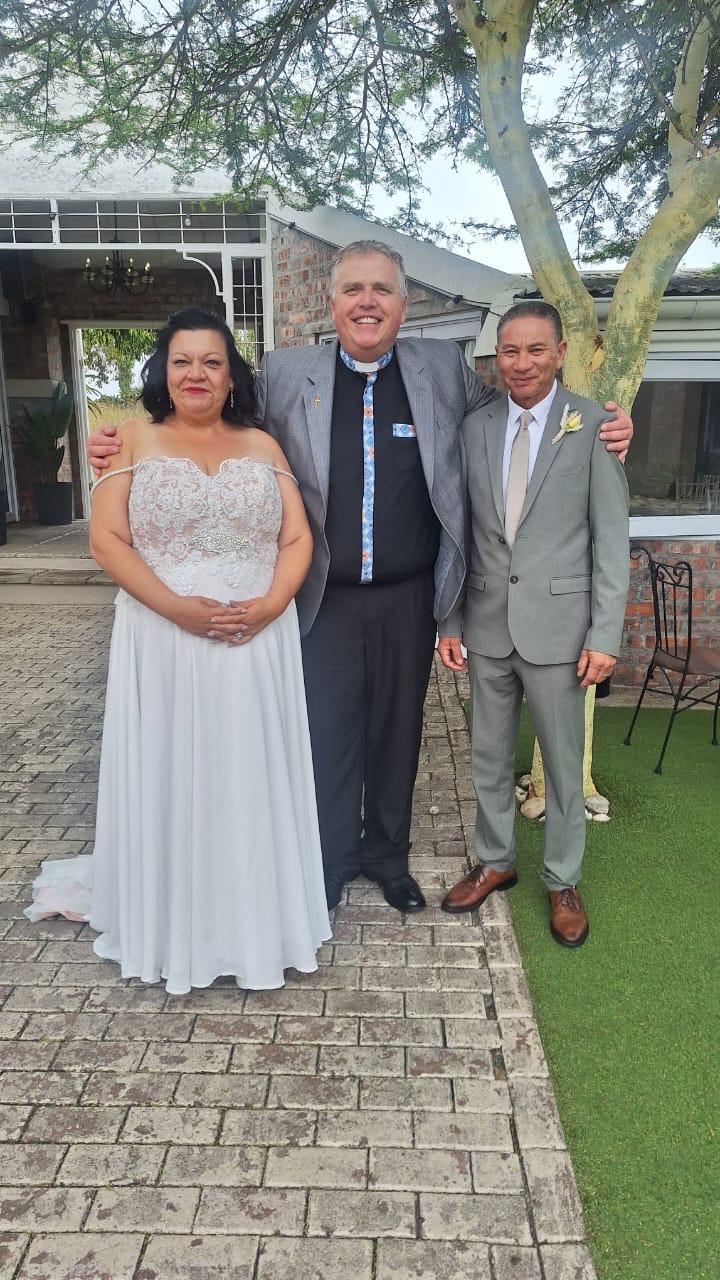 Wedding ceremony by Dr. Gerrit Rademeyer in Jan Kempdorp