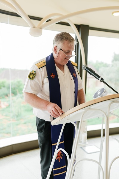 Wedding ceremony by Dr. Gerrit Rademeyer in Jan Kempdorp