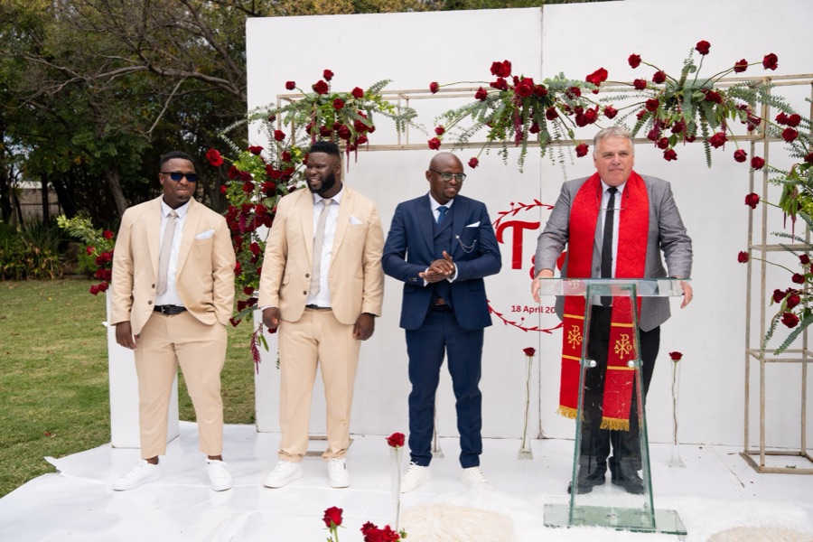 Wedding ceremony by Dr. Gerrit Rademeyer in Jan Kempdorp